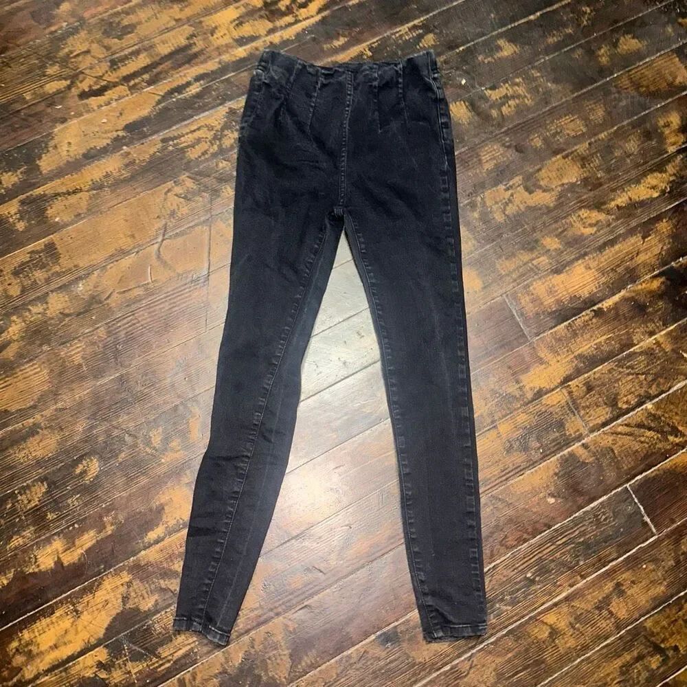 Free People black pleated pull in stretchy slimming jeggings